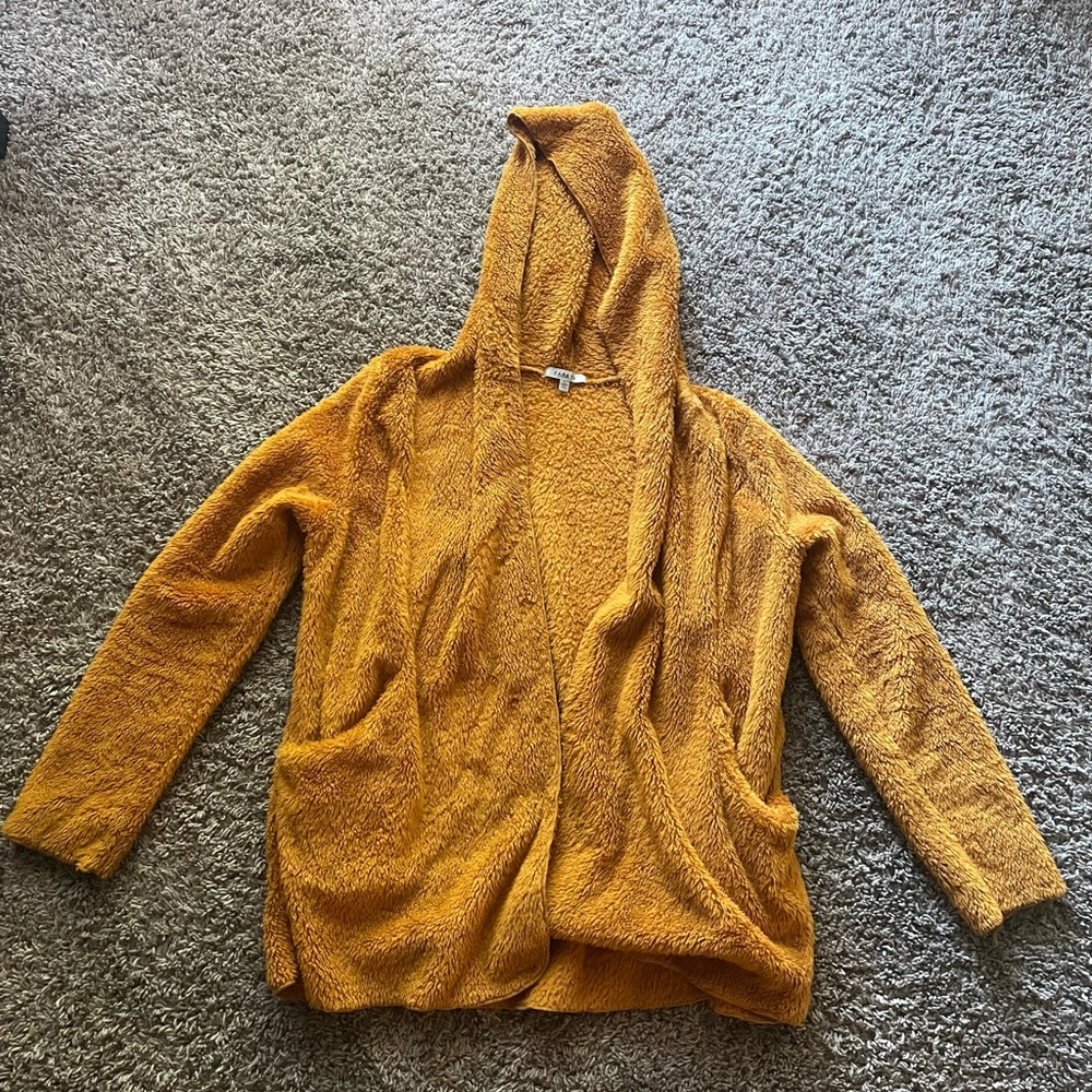 really cute jacket.